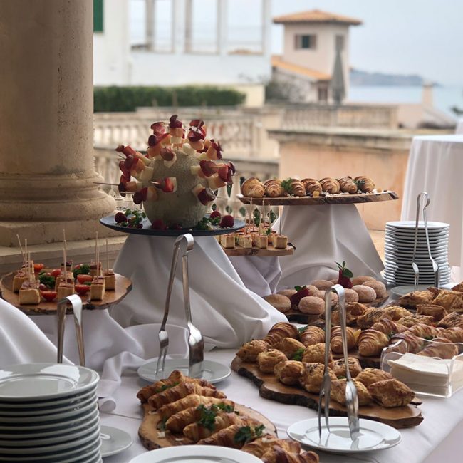 hotel-maricel-coffee-break-terraza