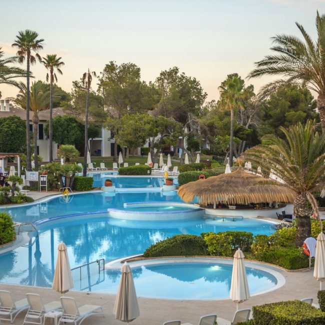Blau-Colonia-San-Jordi-facilities-pool