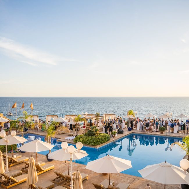 LifeXperiences-Beach-Club-Event-with-Boat-Transfer