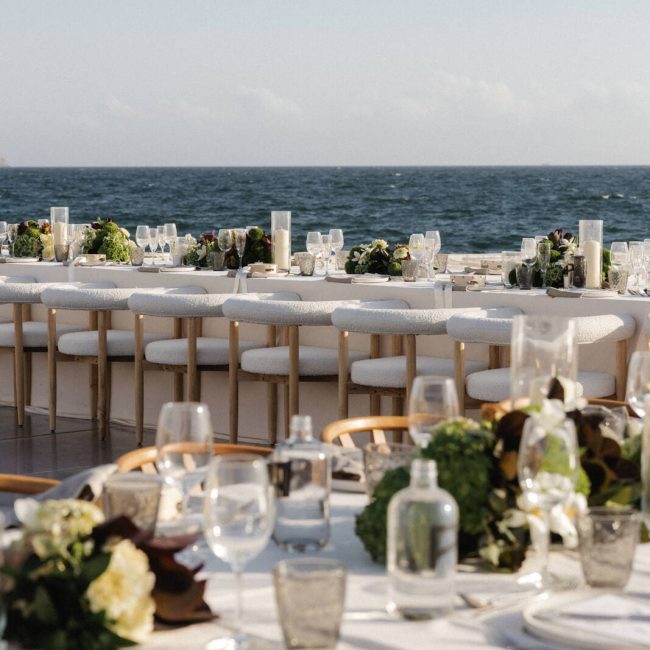 Purobeach Palma - Montaje cena sobre piscina