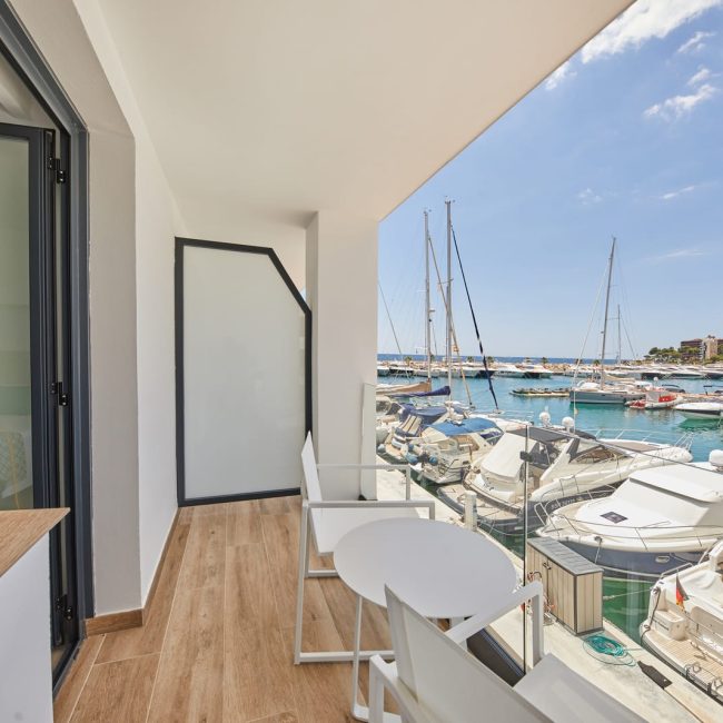 CALANOVA-HABITACION-HOTEL-1.jpg